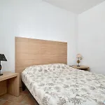 300mt Spiaggia Apartman *