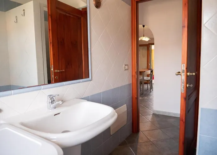 300mt Spiaggia بورتو أوتيولو